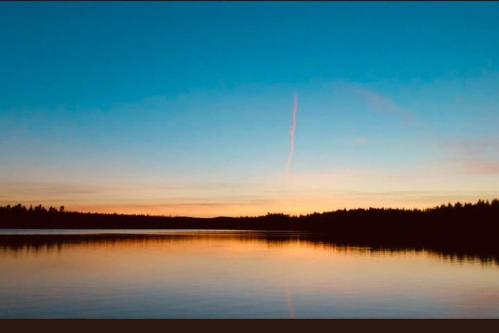 Egen Stuga Och Vedeldad Bastu Linghed Esterno foto