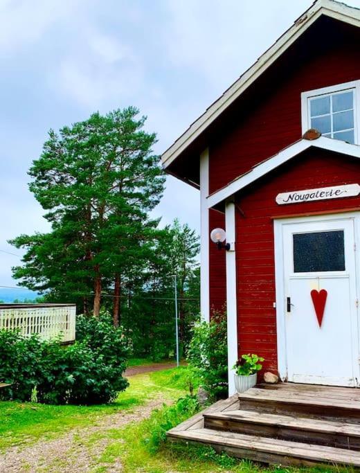 Egen Stuga Och Vedeldad Bastu Linghed Esterno foto