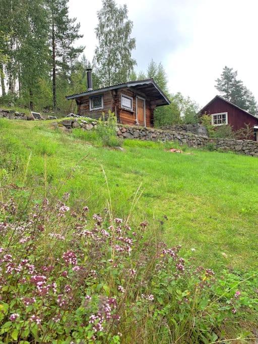 Egen Stuga Och Vedeldad Bastu Linghed Esterno foto