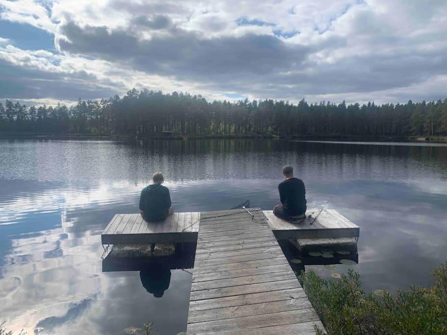 Egen Stuga Och Vedeldad Bastu Linghed Esterno foto
